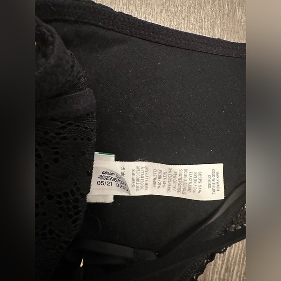 AERIE BLACK PADDED LACE CROSS BACK BRALETTE - Size Small SKU:488 - Picture 4 of 5